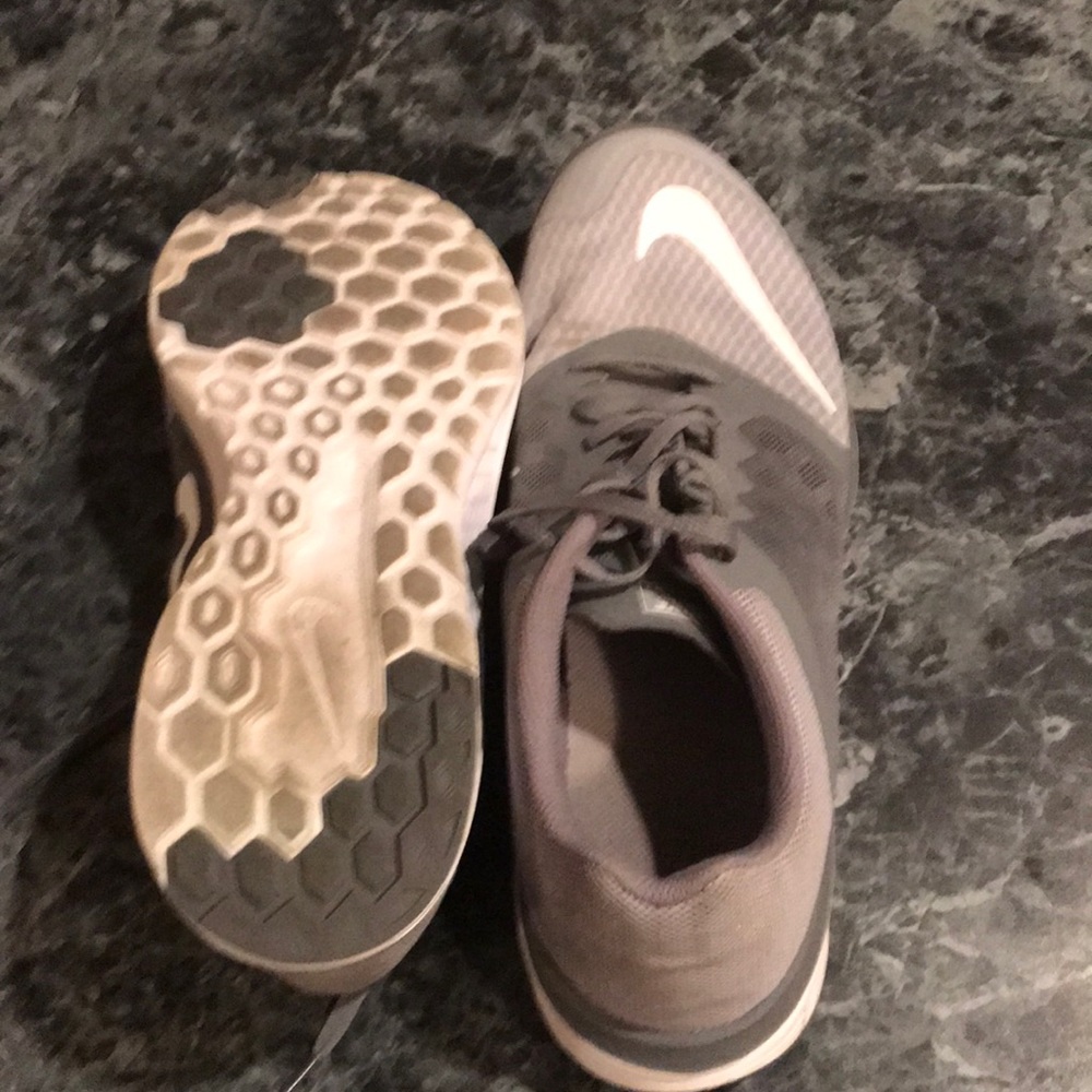 Nike tennis shoes - Picture 4 of 4